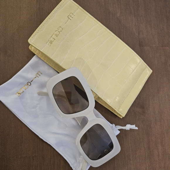 Lu Goldie "Mia" Sunglasses in Vanilla - Picture 3 of 6